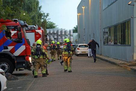 Van den Burg Eiproducten ontruimd omdat brandalarm afging aan de Sluisweg Waalwijk