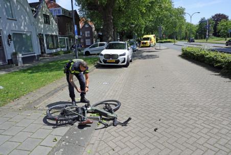 Automobilist gaat ervandoor na aanrijding met fietser aan de Burg. van der Klokkenlaan Waalwijk