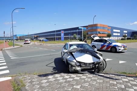 Veel schade bij ongeval op kruising aan de Kloosterheulweg Waalwijk