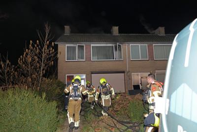 Keukenbrand in Waalwijkse woning: Bewoners ademen rook in