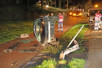 Ravage na eenzijdig ongeval aan de Valkenvoortweg Waalwijk