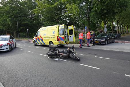Motorrijder raakt gewond bij aanrijding met auto op Groenewoudlaan in Waalwijk