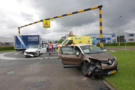 Opnieuw raak op beruchte kruising Kleiweg / Vijzelweg: Twee auto's zwaar beschadigd na voorrangsfout