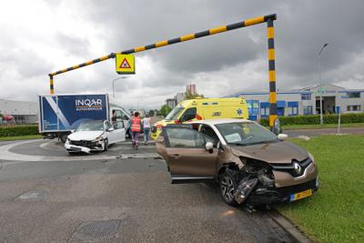 Opnieuw raak op beruchte kruising Kleiweg / Vijzelweg: Twee auto's zwaar beschadigd na voorrangsfout