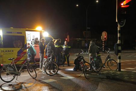 Fietser gewond na botsing tussen groep jongeren op Ambrosiusweg Waalwijk