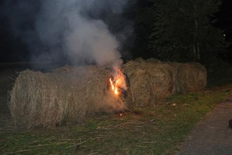 Opnieuw hooibalen in brand aan Meidoornweg in Waalwijk