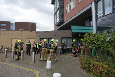 Brand op balkon bij Antoniushof in Waalwijk zorgt voor veel rook: meerdere mensen naar ziekenhuis Brand op balkon bij Antoniushof in Waalwijk zorgt voor veel rook: meerdere mensen naar ziekenhuis