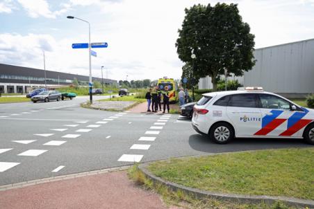 Botsing tussen auto en fietser aan de Kloosterheulweg Waalwijk