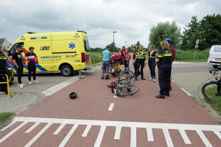 Fietser gewond na aanrijding met auto op Burgemeester de Geusstraat in Waalwijk