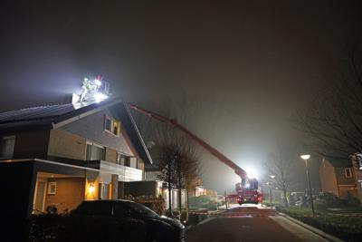 Brandweer rukt uit voor een schoorsteenbrand aan de Berliozstraat Waalwijk