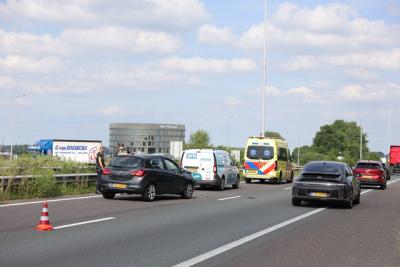 Kop-staartbotsing op A59 zorgt voor file richting Drunen