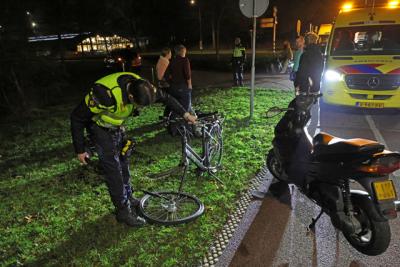 Fietser en scooterrijder lichtgewond bij aanrijding op Halve Zolenpad Waalwijk
