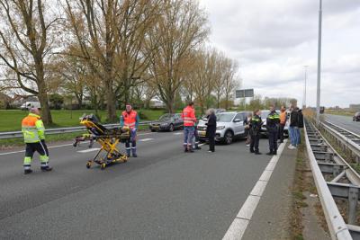 Weekendje weg eindigt in kettingbotsing op A59 bij Waalwijk