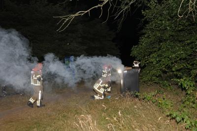 Brandweer blust containerbrand bij Het Lido: wegwerpbarbecues de boosdoener