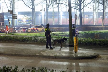 Politiehonden ingezet om rust te herstellen na derby RKC - FC Den Bosch