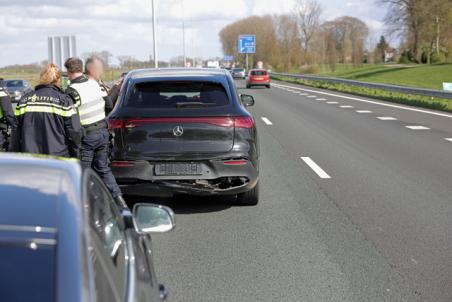 Weekendspits A59 loopt vast na kop-staartbotsing bij Waalwijk-Oost