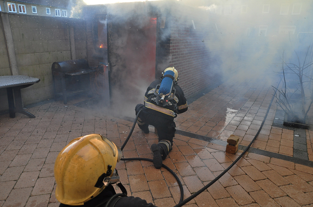 Flinke schuurbrand aan de Mgr. Prinsenstraat Waalwijk