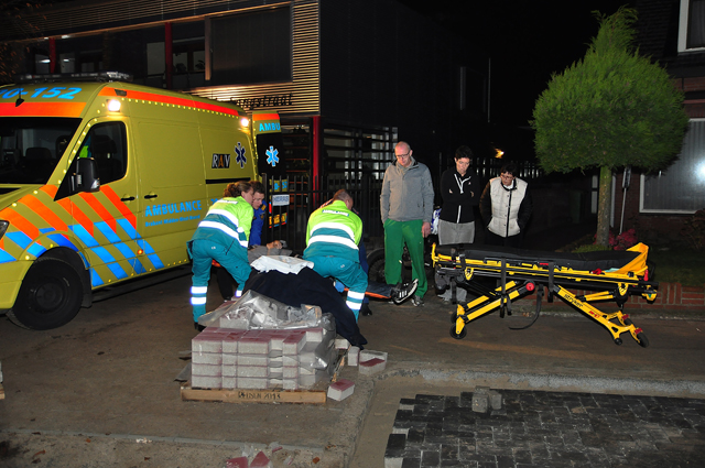Update: Jongen raakt gewond na val van crossbrommer aan de Eerste Zeine Waalwijk