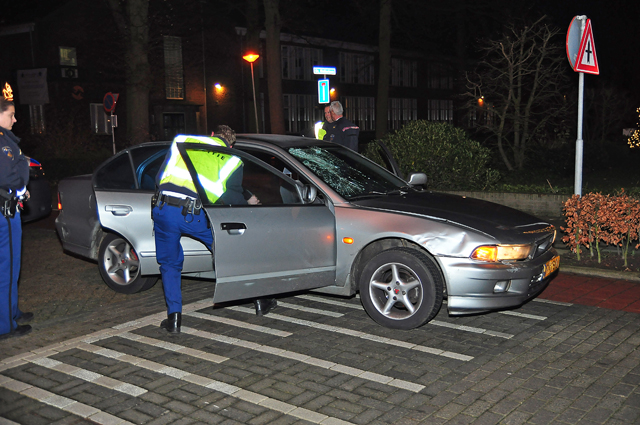 Fietser gewond na aanrijding aan de Burg. Moonenlaan Waalwijk