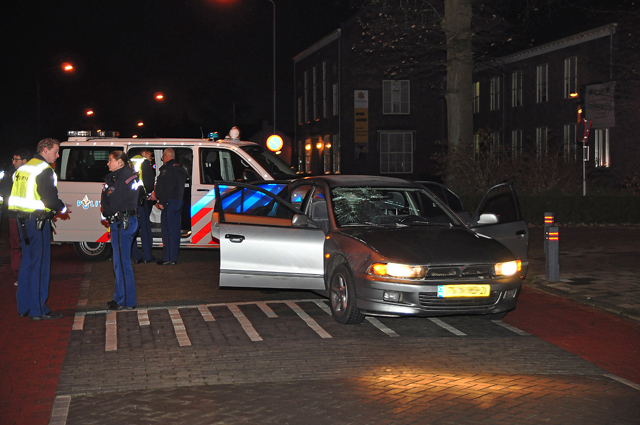 Fietser gewond na aanrijding aan de Burg. Moonenlaan Waalwijk