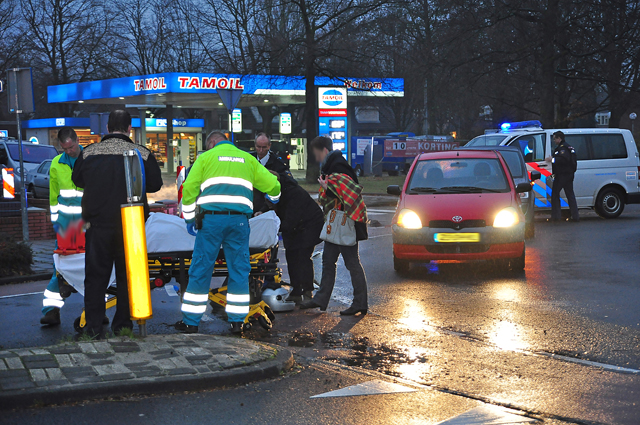 Man gewond na aanrijding aan de Burg. Smeelelaan Waalwijk