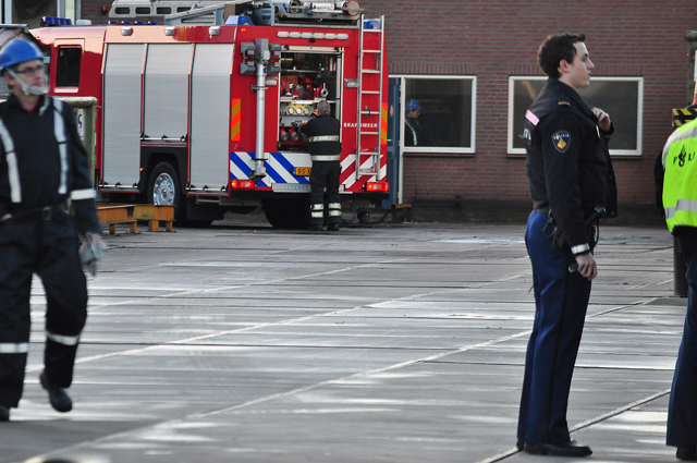 Binnenbrand bij Desso tapijt aan de Taxandriaweg Waalwijk