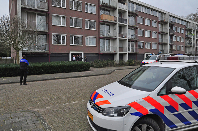 UPDATE: Veel politie inzet bij inval in woning aan de Noordstraat Waalwijk