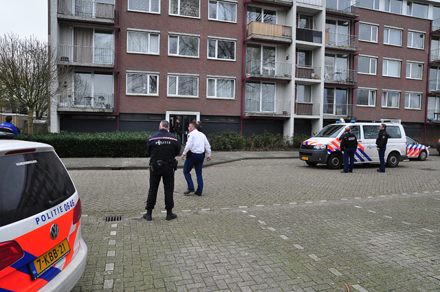 UPDATE: Veel politie inzet bij inval in woning aan de Noordstraat Waalwijk