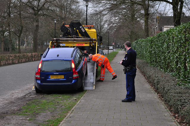Politie vindt gestolen auto terug aan de Meerdijk Waalwijk