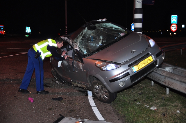 UPDATE: 3 gewonden bij ongeval op de Midden-Brabantweg Waalwijk