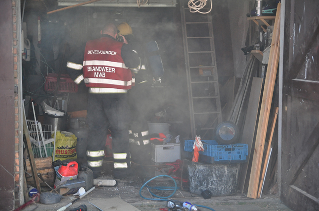 Brand in schuur aan de Nicolaas Beetsstraat Waalwijk