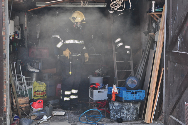 Brand in schuur aan de Nicolaas Beetsstraat Waalwijk