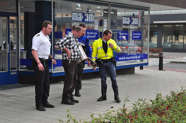 Paniek door verdacht pakketje aan de Grotestraat Waalwijk