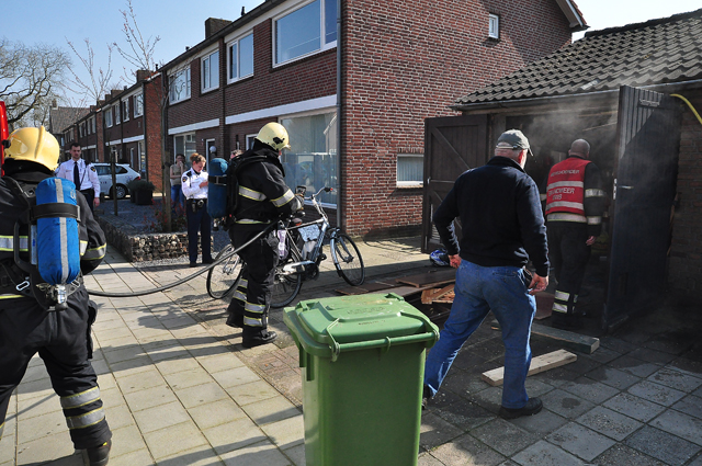 Brand in schuur aan de Nicolaas Beetsstraat Waalwijk