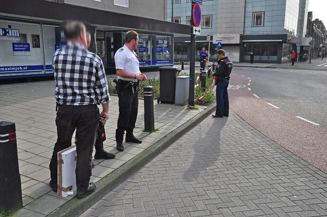 Paniek door verdacht pakketje aan de Grotestraat Waalwijk