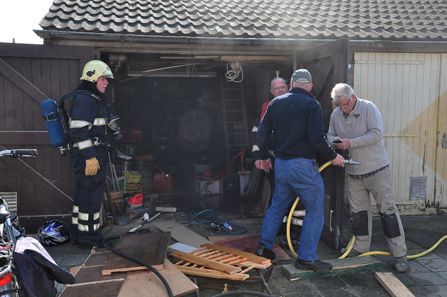 Brand in schuur aan de Nicolaas Beetsstraat Waalwijk