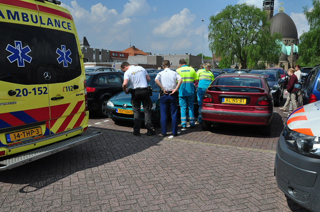 Vrouw wordt onwel op het Unnaplein Waalwijk