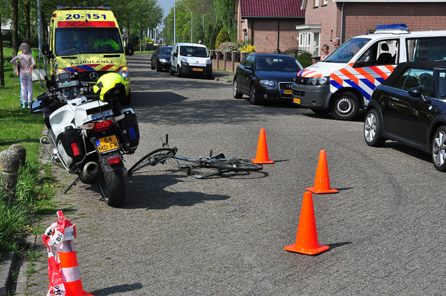 Motoragent betrokken bij aanrijding met fietser aan de Eerste Zeine Waalwijk