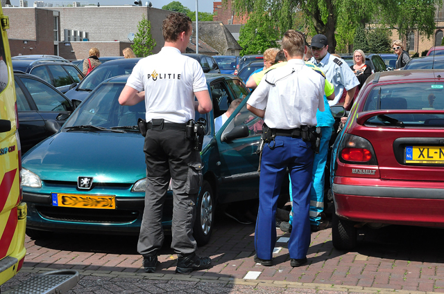 Vrouw wordt onwel op het Unnaplein Waalwijk