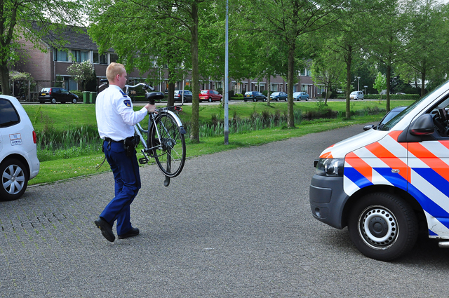 Motoragent betrokken bij aanrijding met fietser aan de Eerste Zeine Waalwijk
