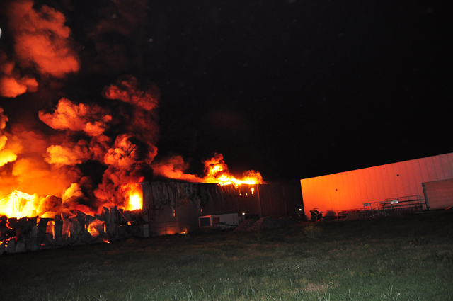 Zeer grote brand aan de Spuiweg Waalwijk