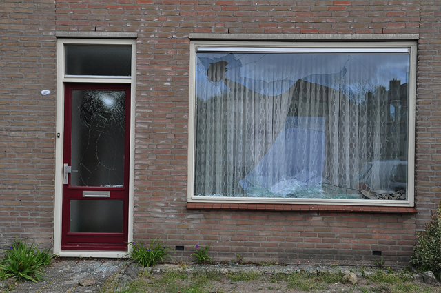 Ramen vernield van woning aan de Prof. Nolenslaan Waalwijk