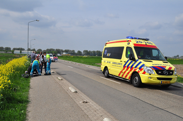 Motorrijder gaat hard onderuit aan de Weteringweg Waalwijk