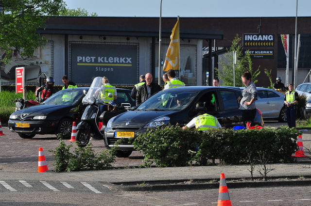 UPDATE: Grote politie controle aan de Prof. Van der Waalsweg Waalwijk