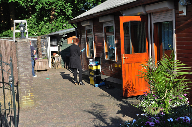 UPDATE: Arrestatieteam doet inval in woning aan de Meerdijk Waalwijk