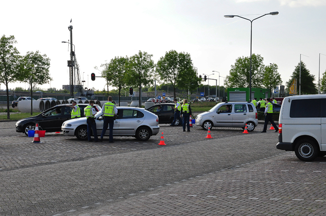 UPDATE: Grote politie controle aan de Prof. Van der Waalsweg Waalwijk