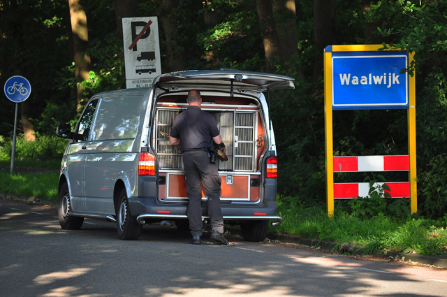 UPDATE: Arrestatieteam doet inval in woning aan de Meerdijk Waalwijk
