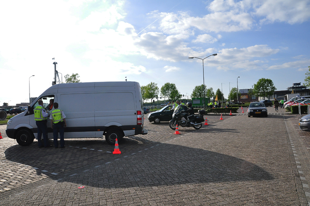 UPDATE: Grote politie controle aan de Prof. Van der Waalsweg Waalwijk