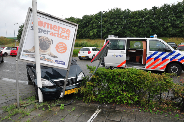 Man met teveel alcohol op veroorzaakt ongeval aan de Prof. Lorentzweg Waalwijk