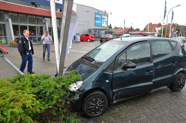 Man met teveel alcohol op veroorzaakt ongeval aan de Prof. Lorentzweg Waalwijk